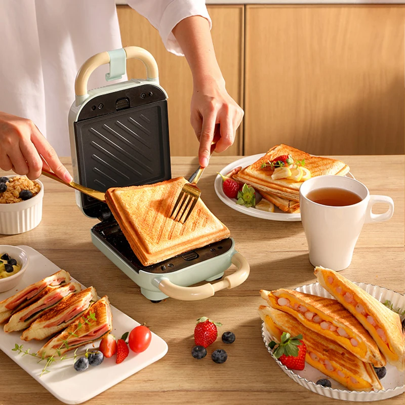 New Electric Sandwich Maker Multifunction Waffle Maker 650W Household Toaster Automatic Breakfast Machine With 5 plates 220V