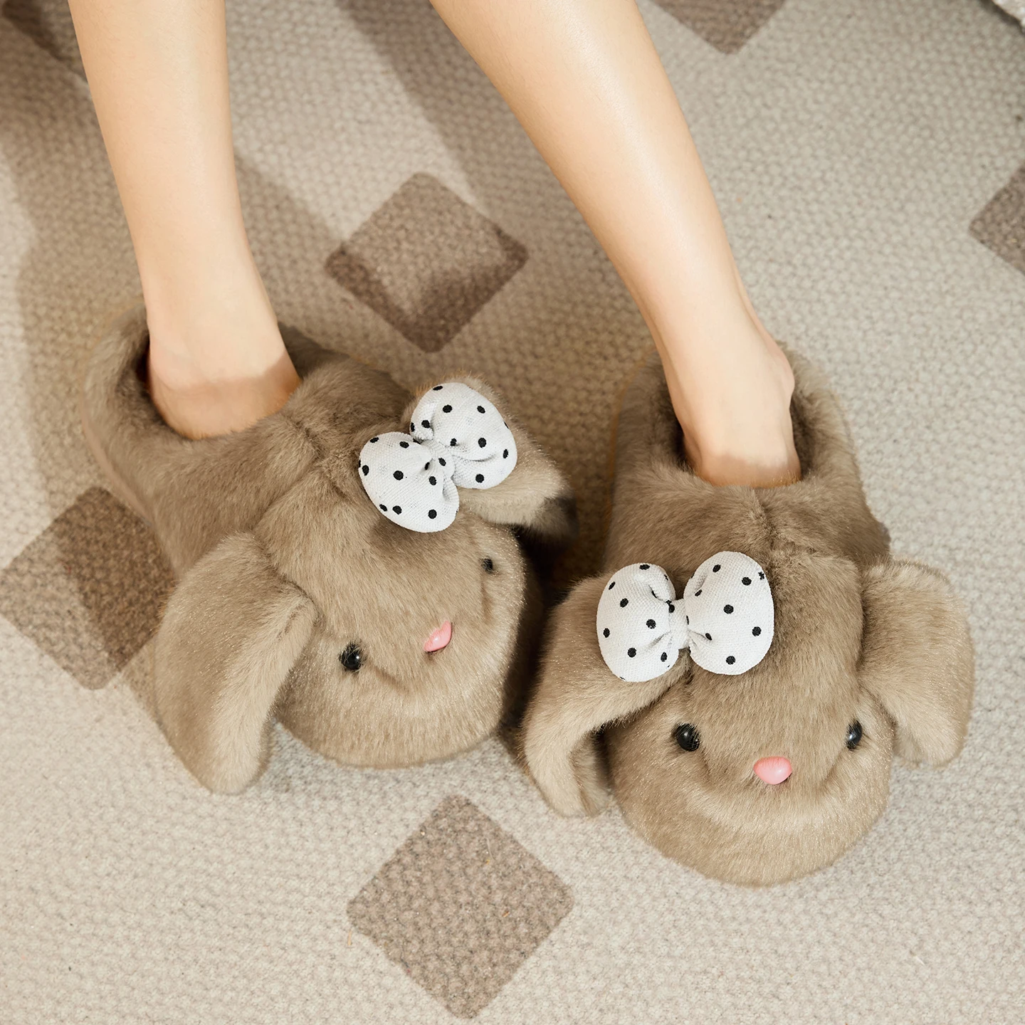 SHAJI Chaussons en peluche lapin à longues oreilles pour femme, automne-hiver, motif dessin animé Kawaii, semelle antidérapante en EVA, pour intérieur, chambre et maison