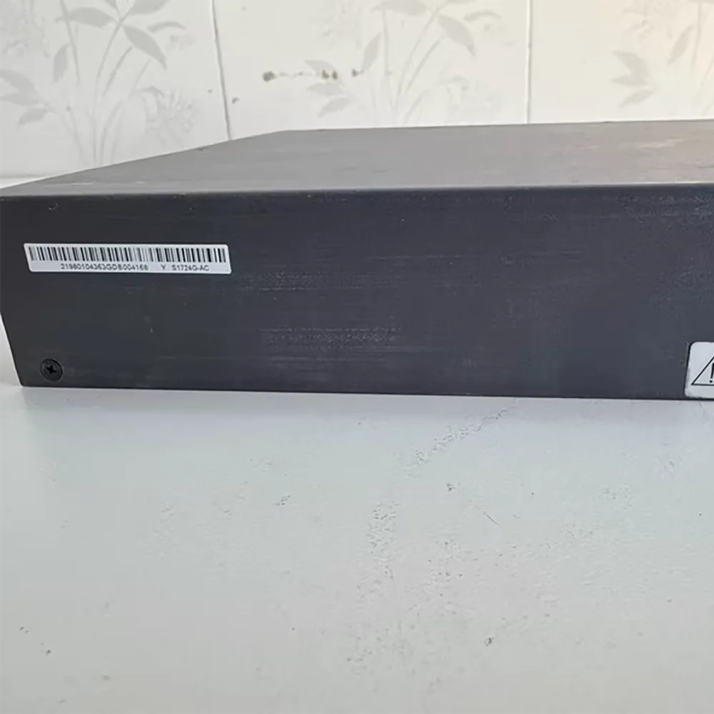 

S1724G 24-портовый полногигабитный коммутатор