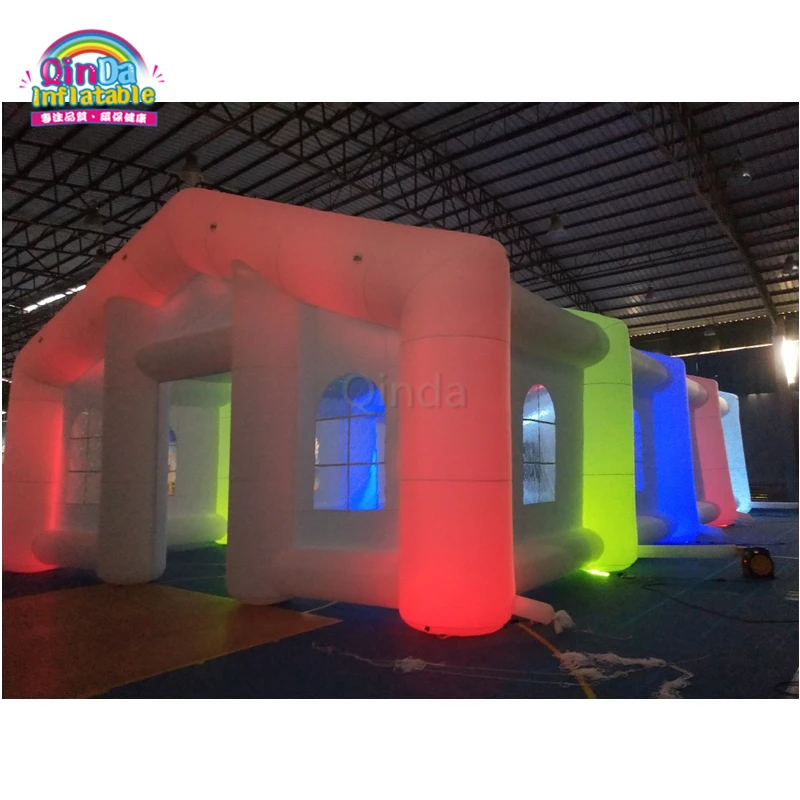 Grande tendone gonfiabile all'aperto dal design moderno, tenda gonfiabile per matrimoni per feste con luci a LED