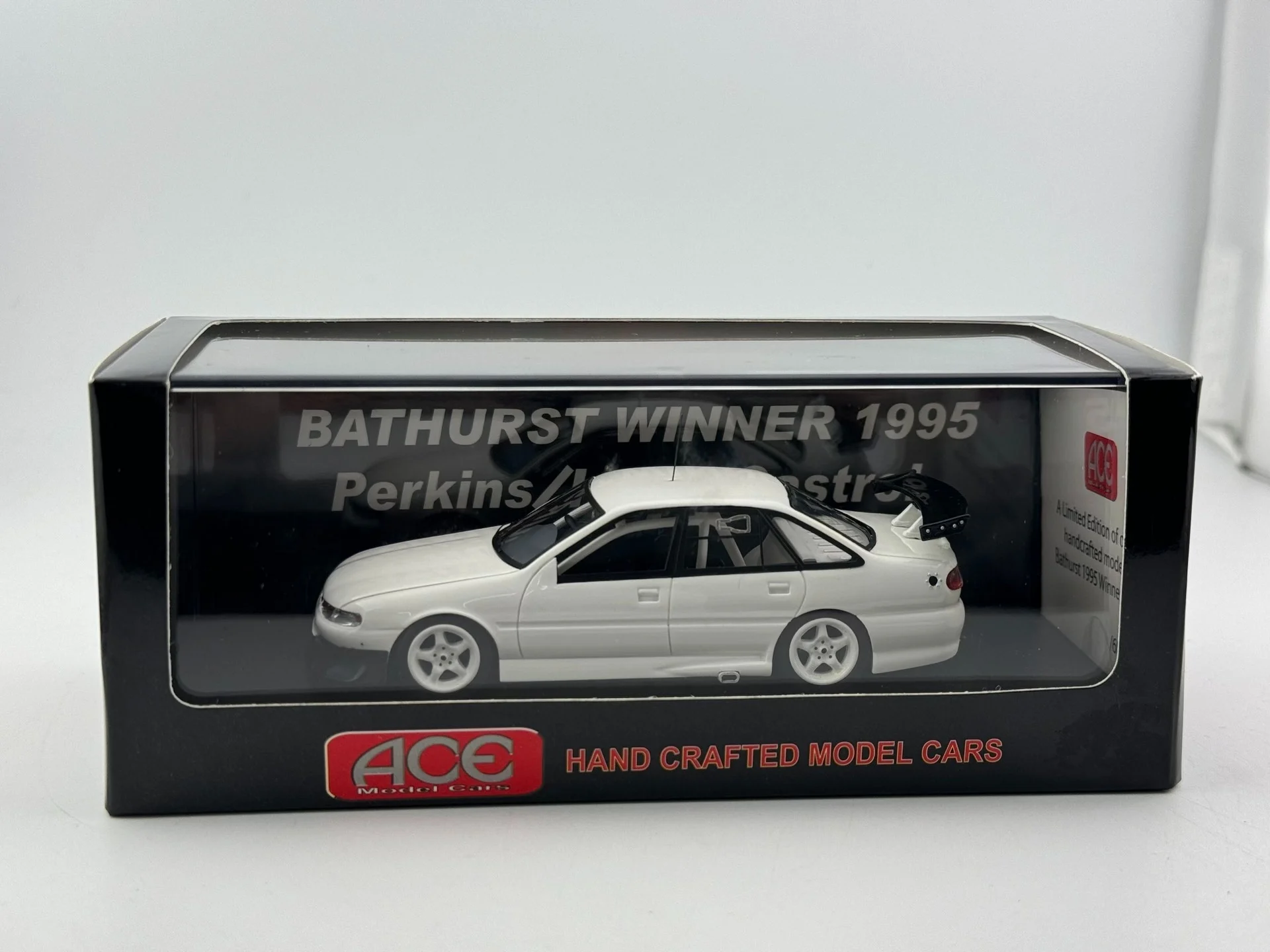 

Модель автомобиля Flaws ACE из смолы, масштаб 1/43