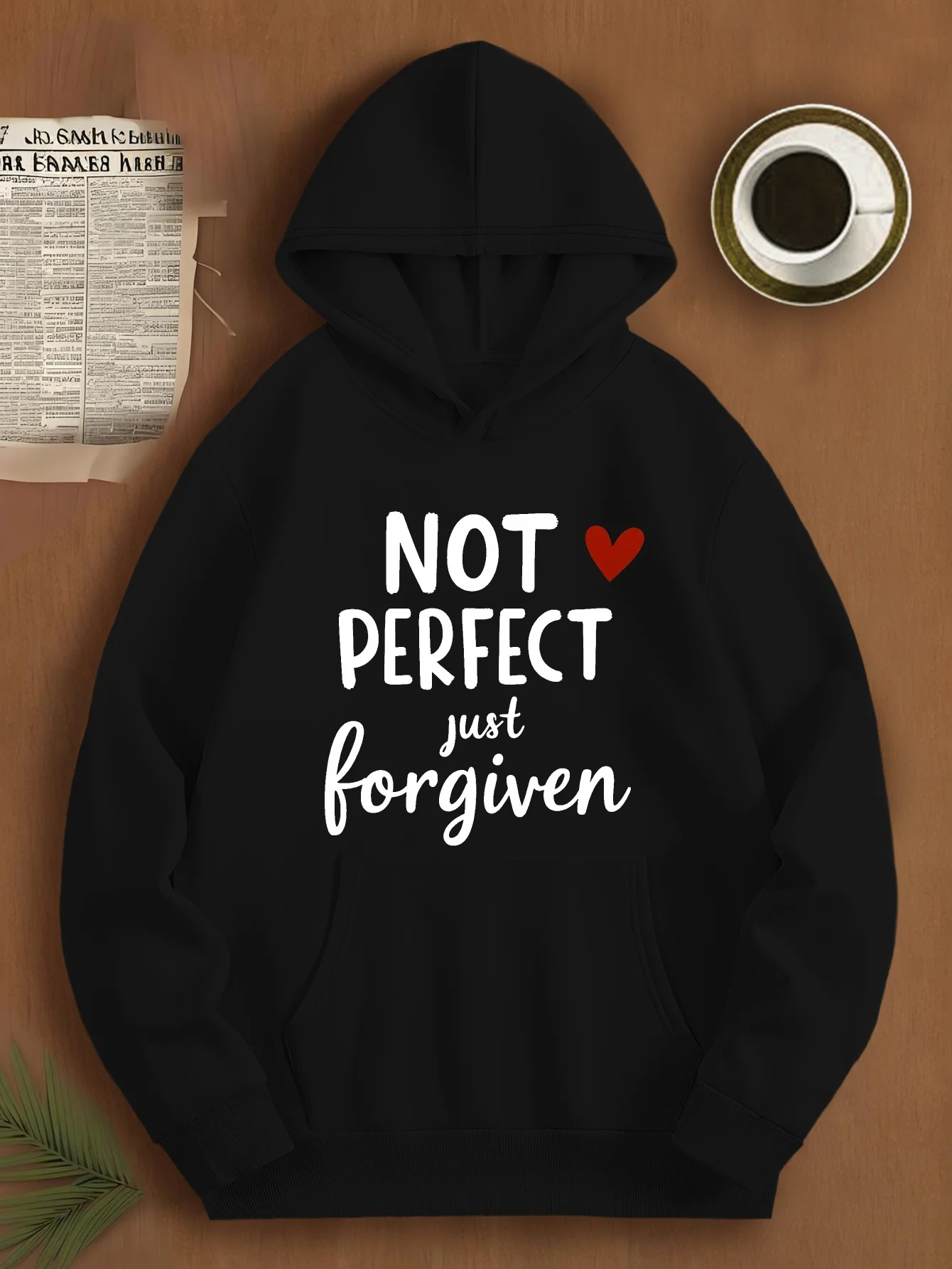 

Мужская толстовка с капюшоном, с надписью «Не идеально, но прощанная» с принтом — повседневная и свободная посадка.