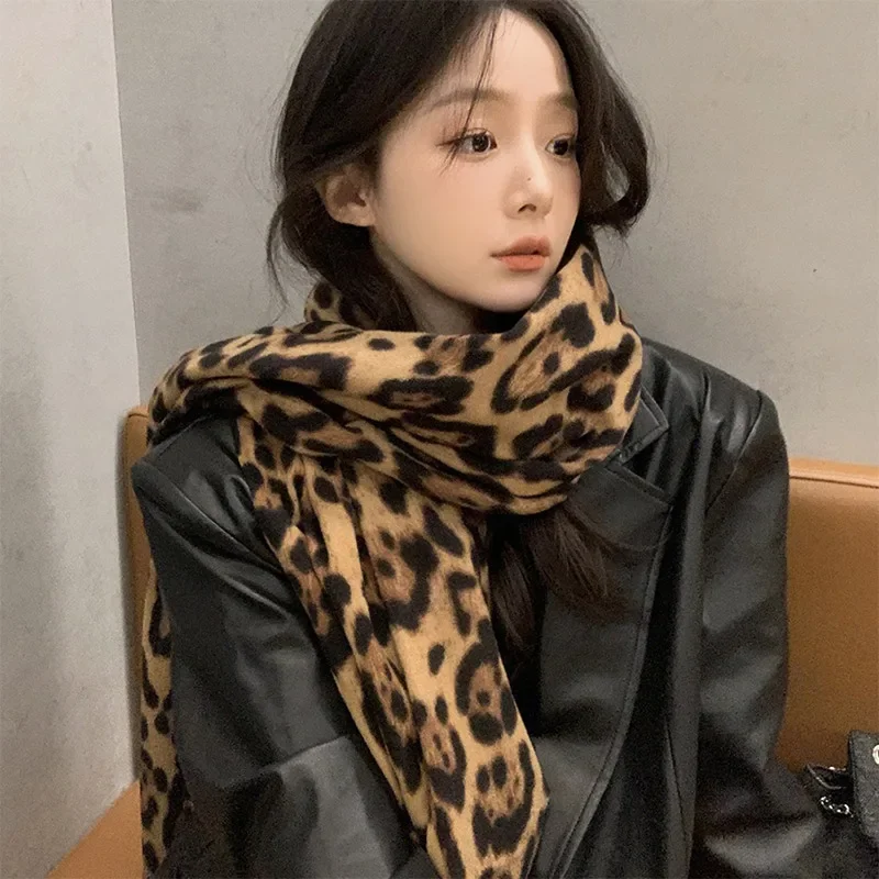 Leopard-print Fringed Scarf  Retro Millennium Woman Autumn And Winter Thickened Warm Shawl Sweet Cool Spice Girl Style Scarf