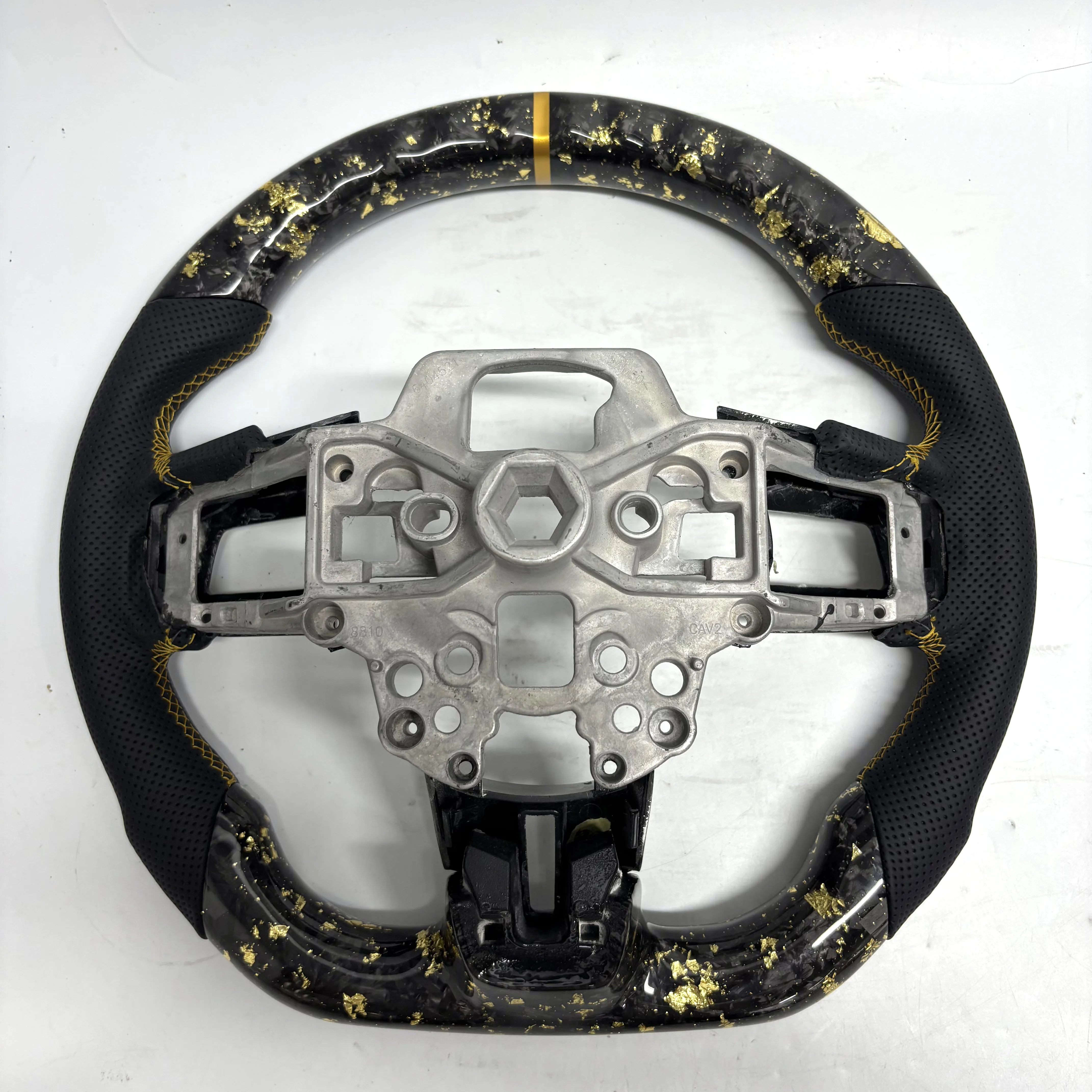 عجلة قيادة جلدية مثقوبة من ألياف الكربون لسيارة فورد موستانج 2015-2023 #2