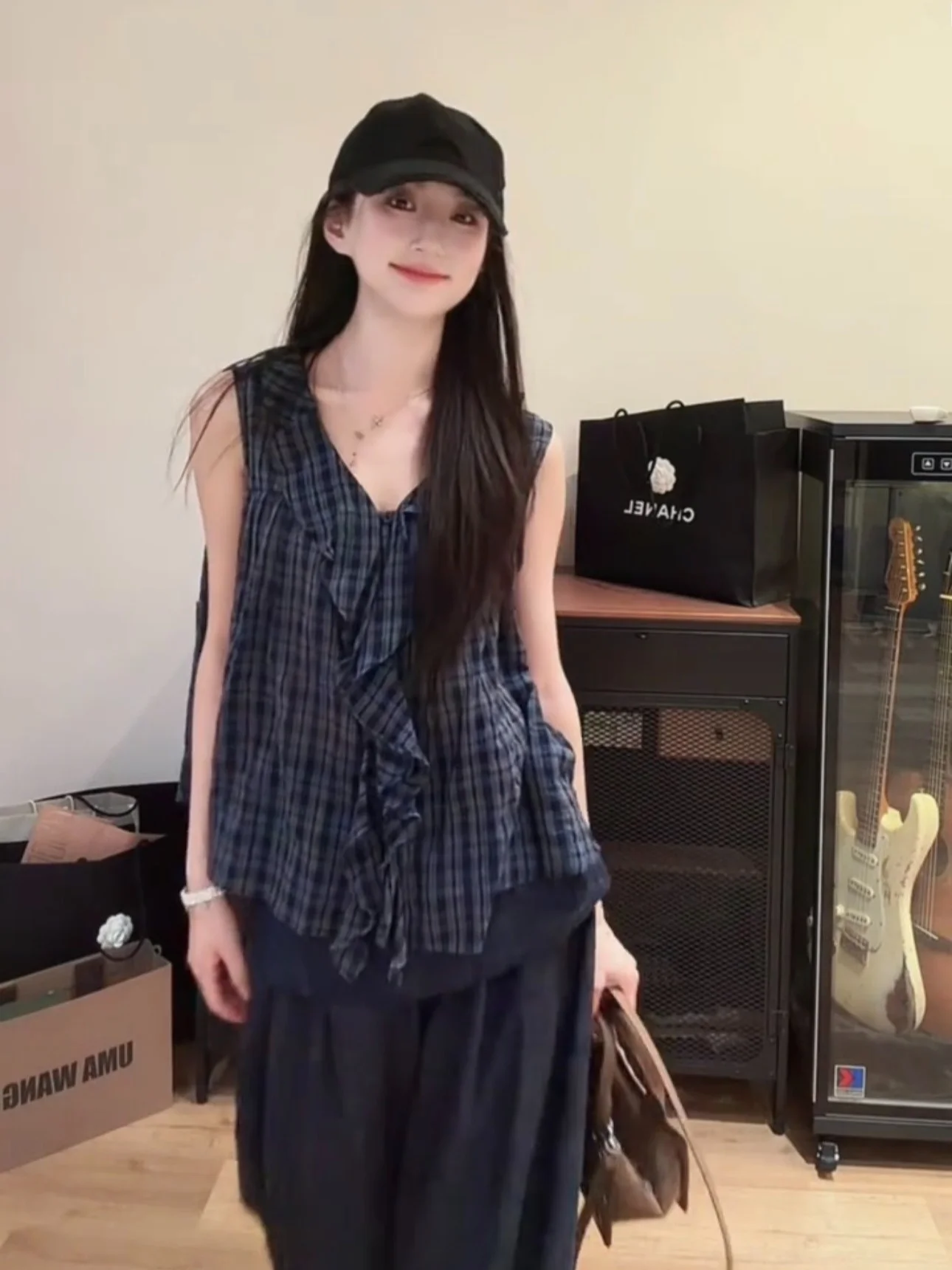 

French Style Summer 2026 New Vintage Design Sensation Women's Sleeveless Shirt with Lace Hem Checkered Pattern Breathable Cot...