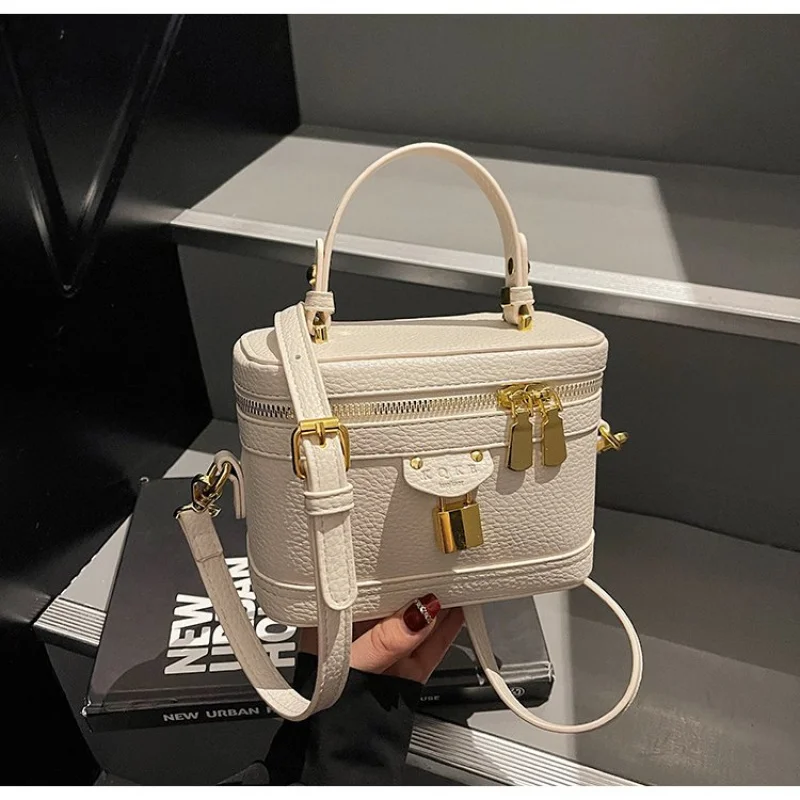 

Luxury High-End Minimalist Vintage Leather Crossbody Handbag Women Fashionable Trendy Design Letter Logo And Tote