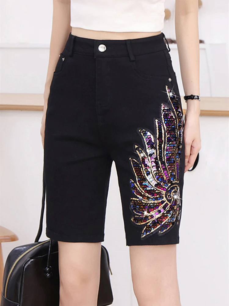 

Red Sequined Embroidered Stretch Shorts Women's Spring/summer 2025 New Korean version High waist Slim trend Wide leg Hot pants