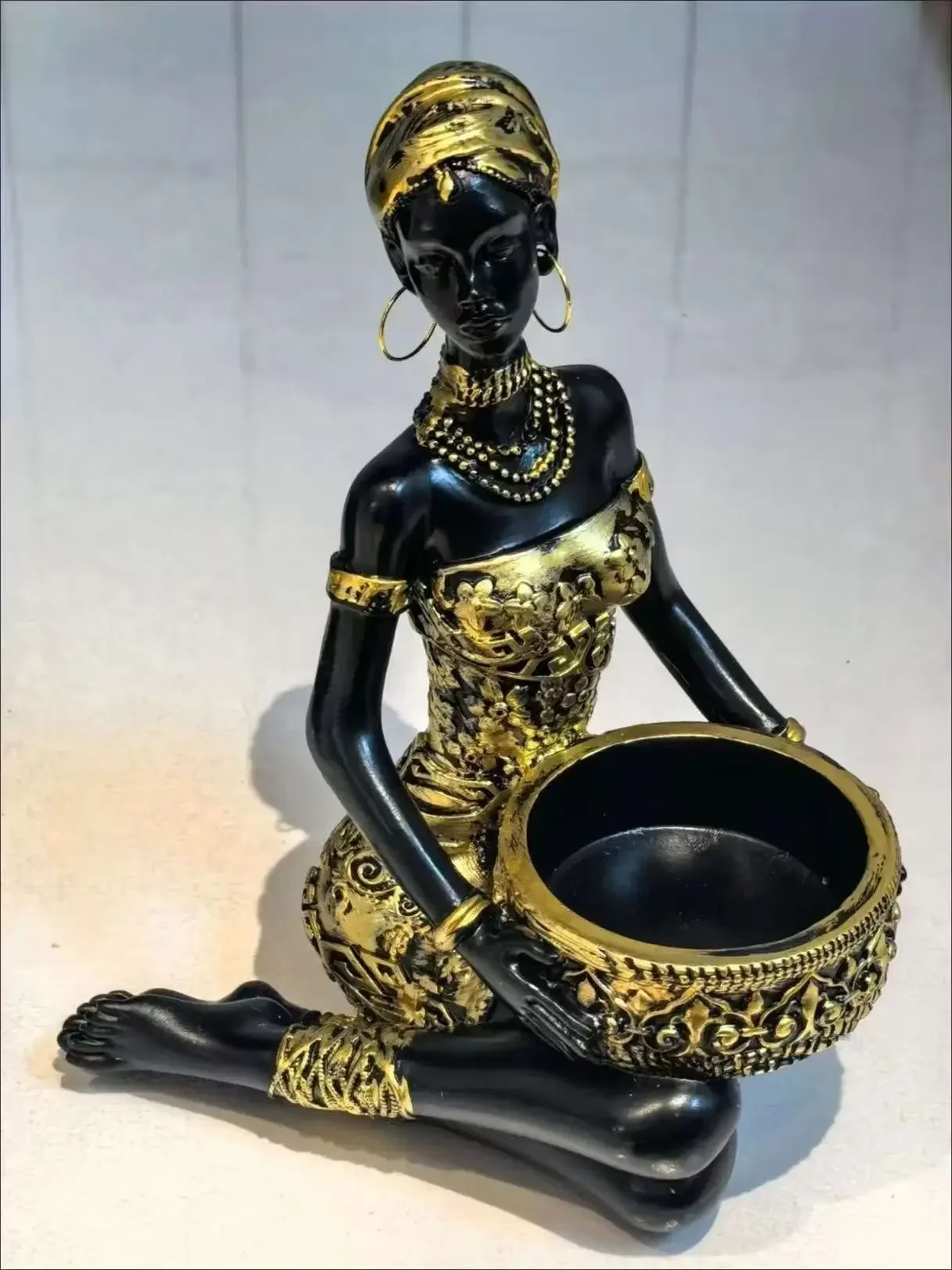 20cm African Folk Custom Woman Girl Figures Small Object Candy Key Storage Box Tray Resin Statue Model Home Decor Ornament Gift