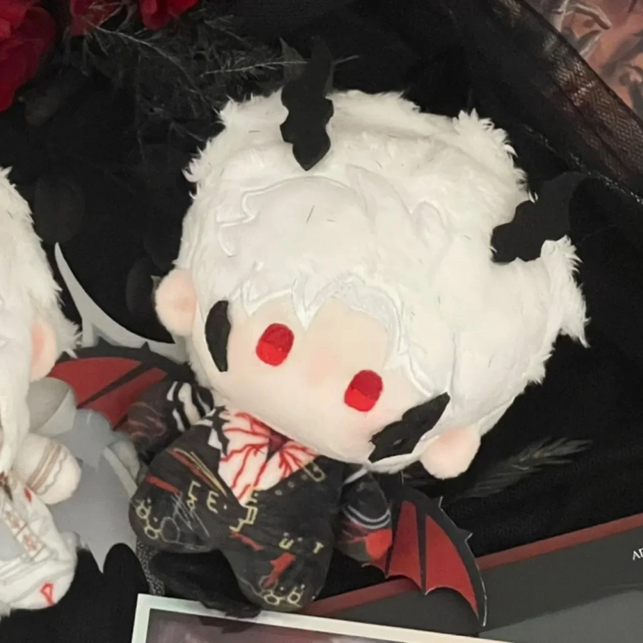 10cm Böser Dämonen-Drache Sylus Love und Deepspace Anime Silverwing Fiend Sylus Puppe Niedliches Plüschtier Baumwollpuppe Geschenk für Spiele-Fans