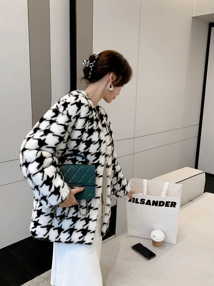 Autumn and winter internet celebrity new small fragrant style cardigan V-neck coat, Thousand Bird grid imitation mink fashion