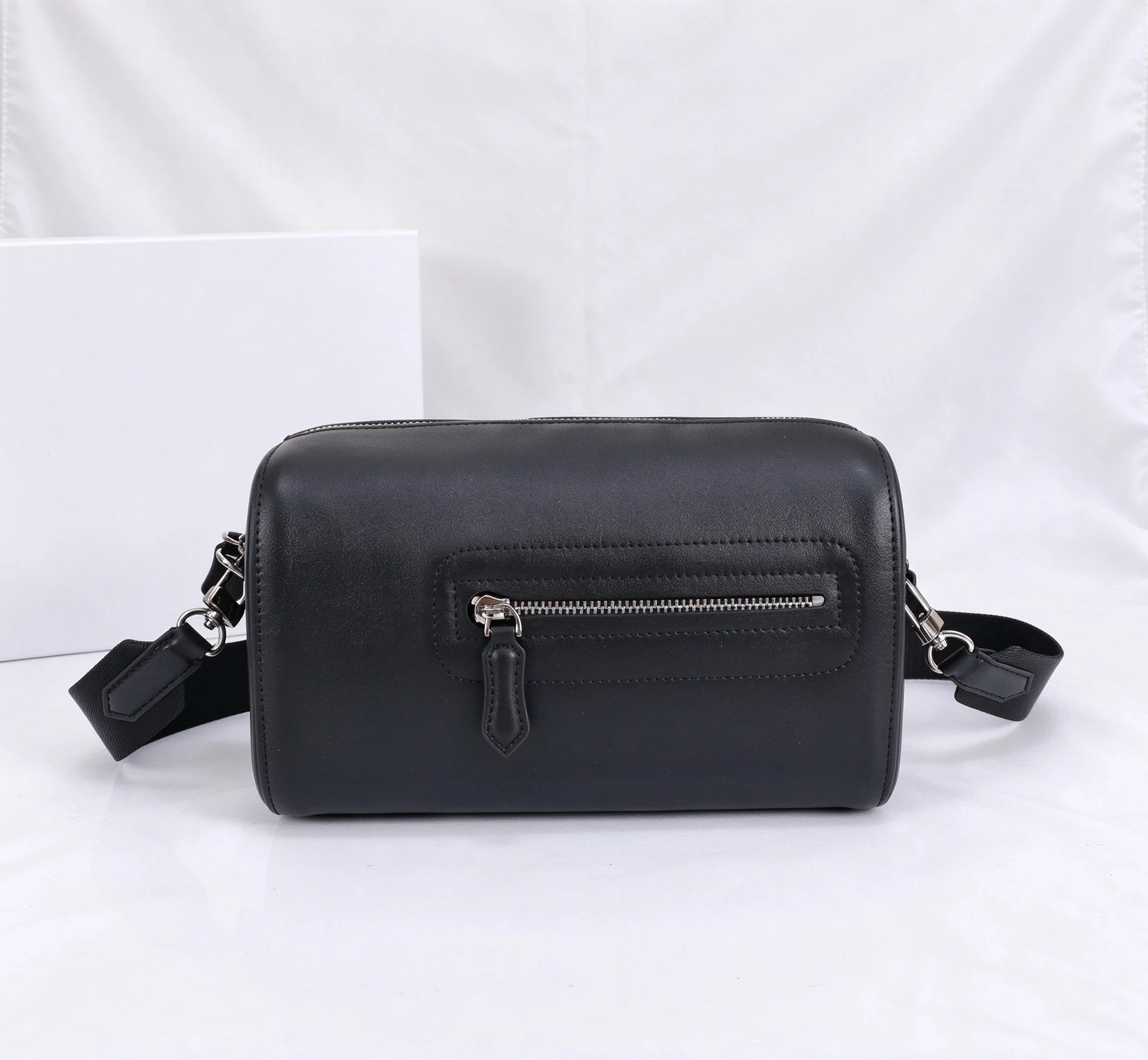Men's Crossbody Bag, Casual Lightweight Shoulder Sling Bag Daily Outdoor Travel Messenger Bag for Men