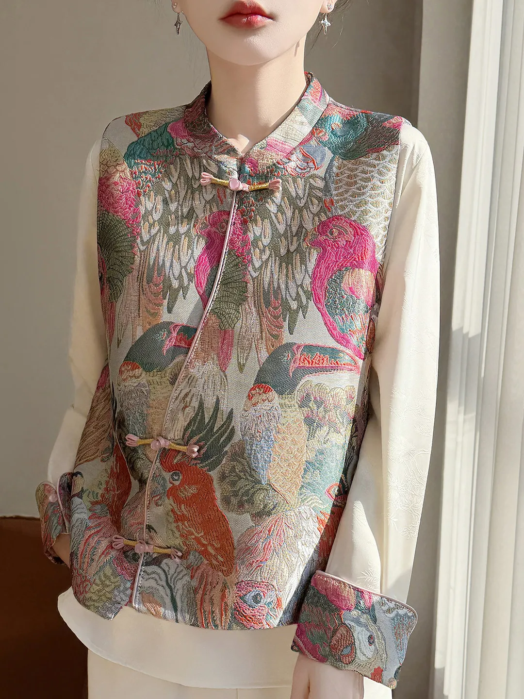 

New Chinese Sle Embroidered Silk Women's Jaet Top Stand Collar Outerwear Vest Bird Floing National Sle Faion