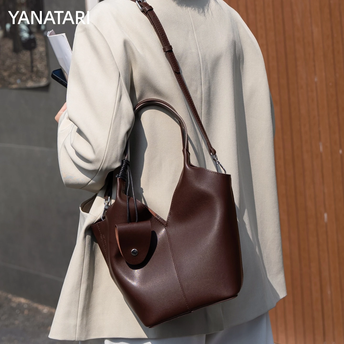 

YANATARI Luxury woman Shoulder bag soft leather fashion tote Fashionable Handbag Shopping Crossbody small bag bucket bag