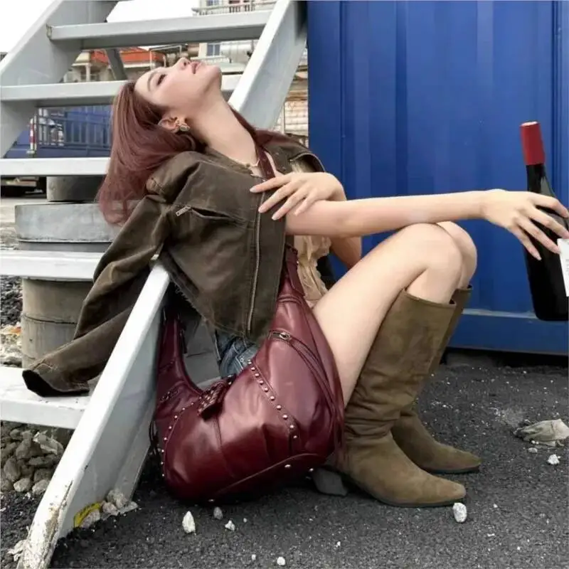 Retro Hot Girl Waxed Tote Women Studded Leather Large Capacity Half Moon Shoulder Ladies Y2k Black Crossbody Bag