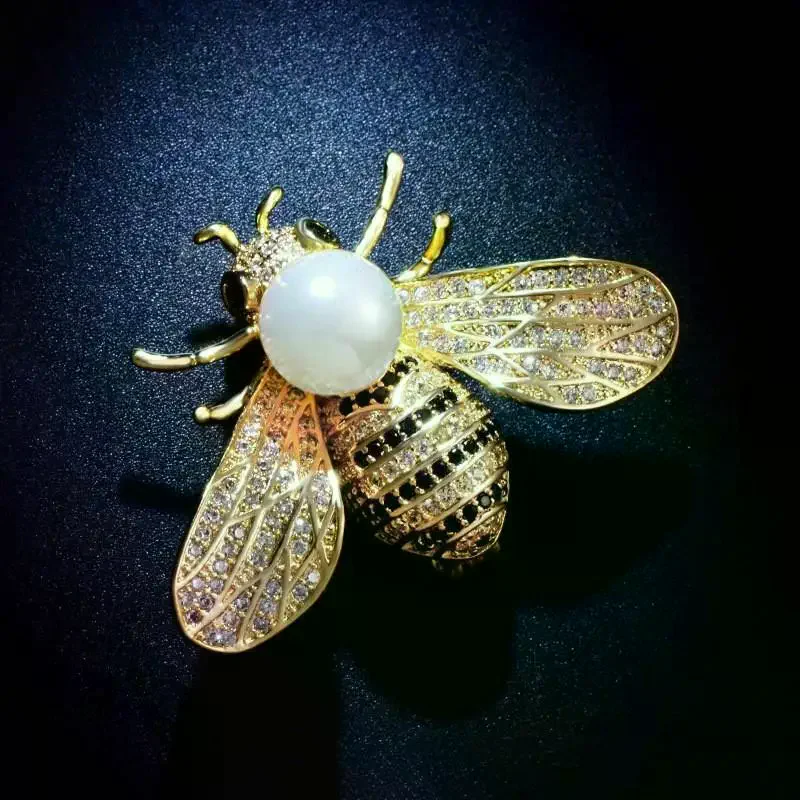 Fashion Rhinestone Bee Shaped Brooches For Women Clothing Coat Jewelry Accessories Gifts