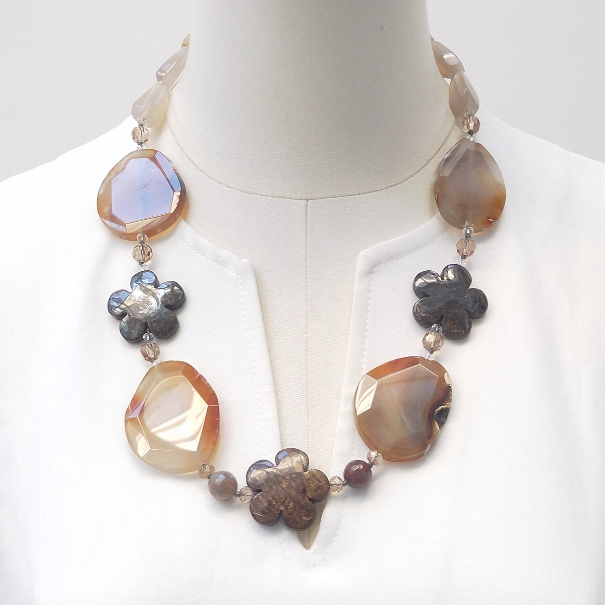 

Ожерелье Lii Ji из натурального камня коричневого цвета, ожерелье с цветами из агата и бронзита для женщин, ювелирное изделие, подарок