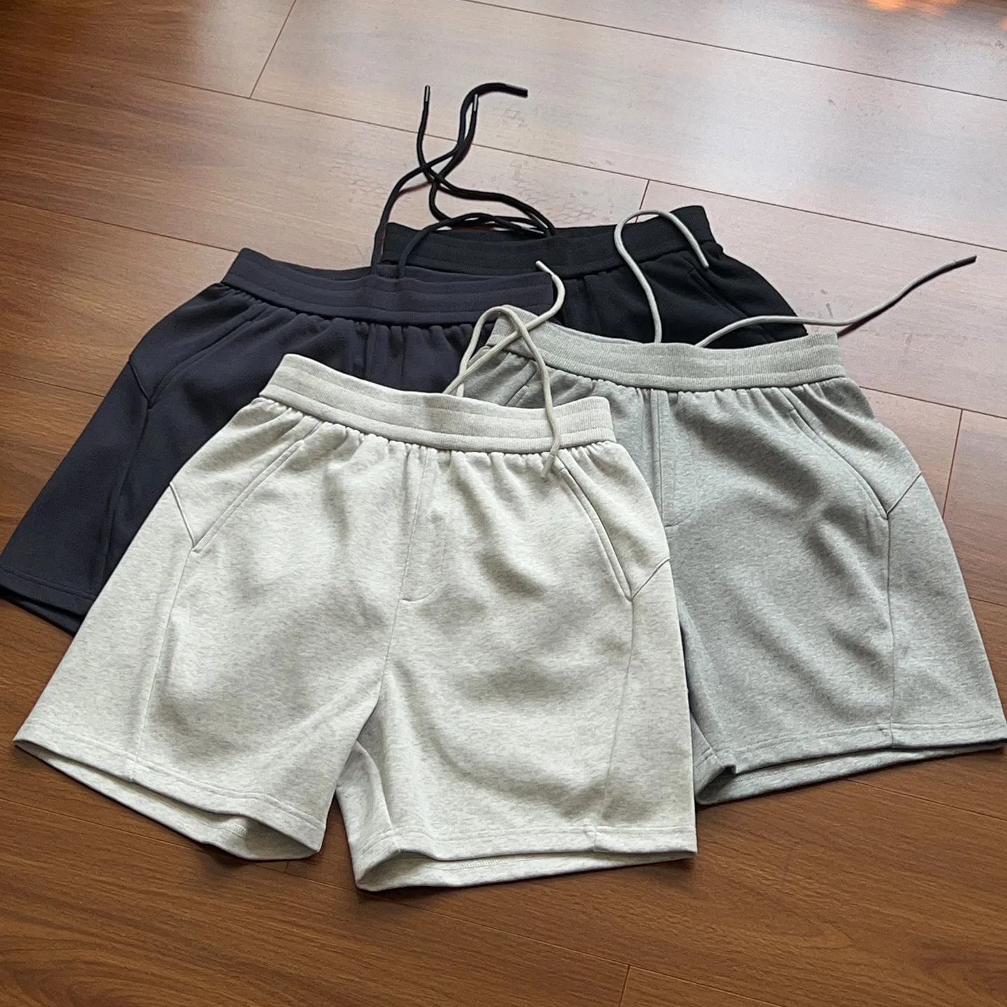 

Unisex Air Layer Deconstructed Shorts Loose Fit Casual Sweat Shorts Summer Athleisure Shorts with Hidden Drawstring