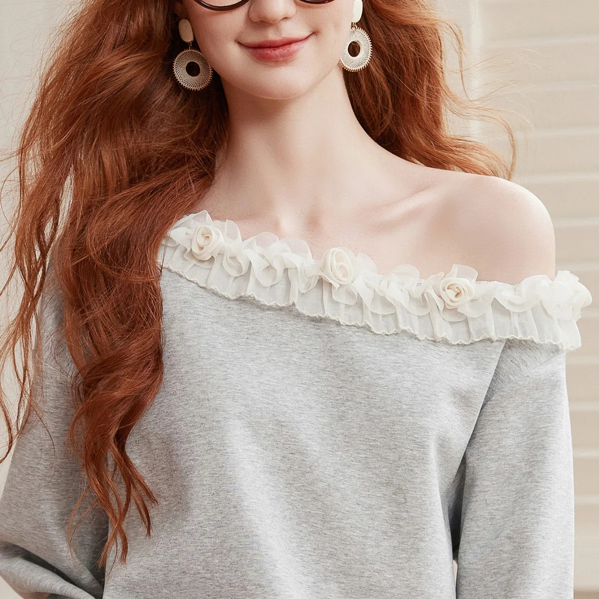 LOUIS YAO New Sloping Shoulder Slash Neck Design Women's Sweatshirts 2025 Autumn Gentle Lace Micro Elastic Pullover