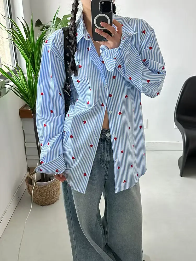 

Красная повседневная блузка в форме сердца с принтом в синюю полоску, женские рубашки с длинным рукавом и этикеткой, однобортная корейская мода, весна-лето