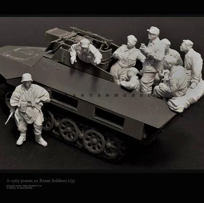 

1/35 смоляные модели солдат, наборы фигурок, бесцветные и самособранные (8 шт.)