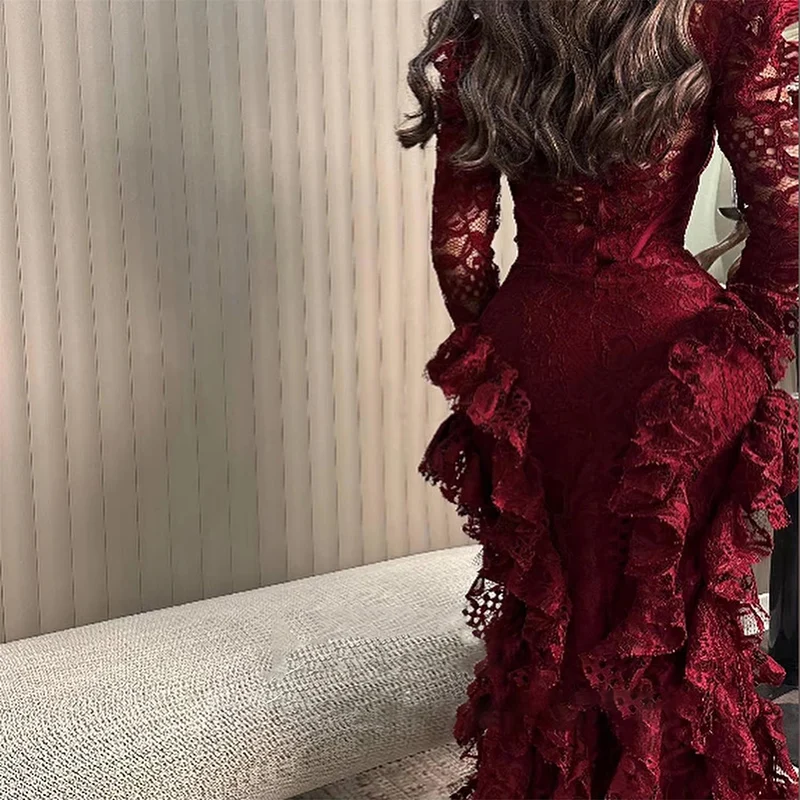 부르고뉴 레이스 인어 이브닝 드레스와 계층화 된 프릴 스윗하트 넥 라인 댄스 파티 드레스 긴 쉬어 레이스 슬리브 칵테일 드레스
