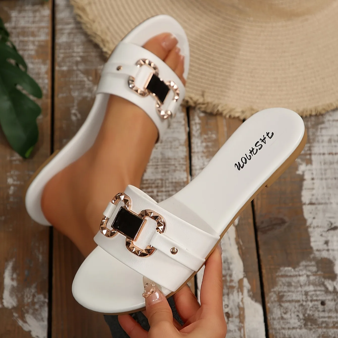 Fashionable Large-Size Women's Sandals Comfortable Flat Slip-On Round Toe Design Simple and Stylish Footwear for Everyday Use image 4