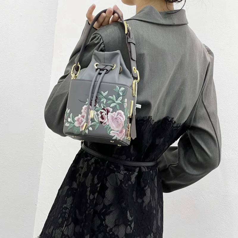 Gagacia New ricamo Cheongsam Flower Bucket Bag donna borse a tracolla in pelle stile cinese borse a tracolla piccole Vintage