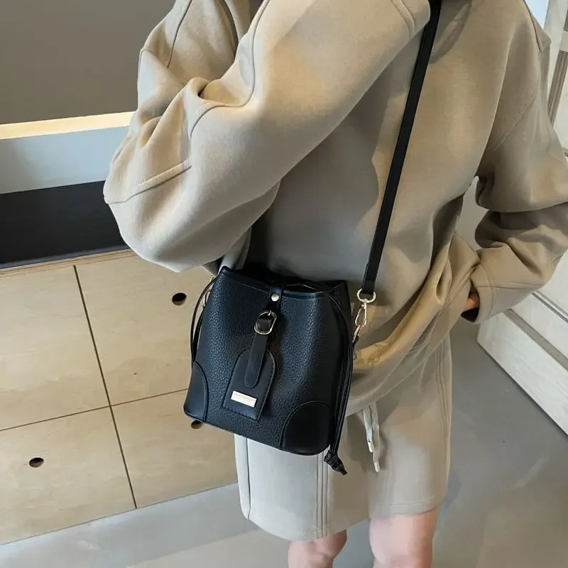 Women Fashion Bucket Bag Texture Everything 2025 Fall Fashion New Single-shoulder Crossbody Bag Solid Color Saddle Small Bags