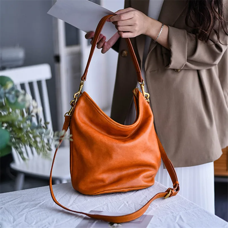 

Fashion vintage designer handmade natural genuine leather women's shoulder bag casual luxury soft cowhide leather bucket bag