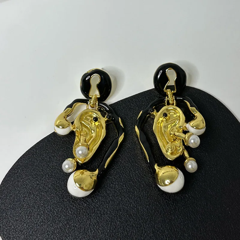 

Bobokiki Jewelry Fashion Enamel Geometry Titanium Steel Micro-Inlaid AAA Zircon Silver Needle Luxury Palace Pearl Earrings