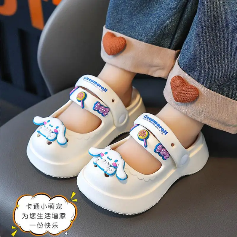 

Детские сандалии Kawaii Hello Kitty Sanrio Kuromi, новая летняя домашняя обувь с героями мультфильмов для девочек, удобная уличная пляжная обувь принцессы