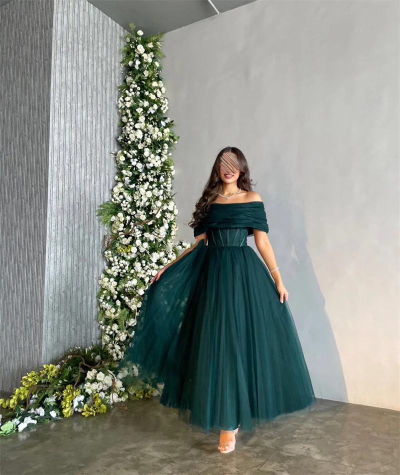 Abiti da sera verde scuro con spalle scoperte Tulle arabo Dubai Prom Dress lunghezza alla caviglia abiti da cerimonia per eventi formali scollo a barca 2024