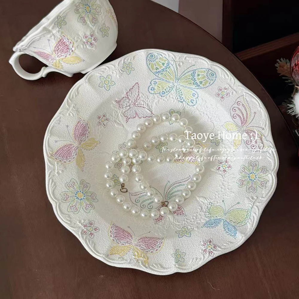 Embossed Butterfly Floral Ceramic Plate French Ins Style Beige Scalloped Rim Dessert Plates Home Kitchen Food-Safe Tableware