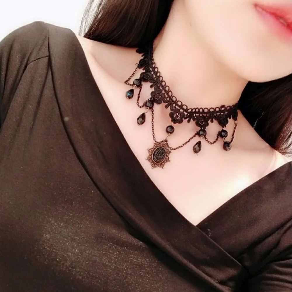 Gothic Victorian Black Lace Necklace Women Velvet Choker Necklace for Women Vintage Sexy Dark Loli Style Halloween Jewelry