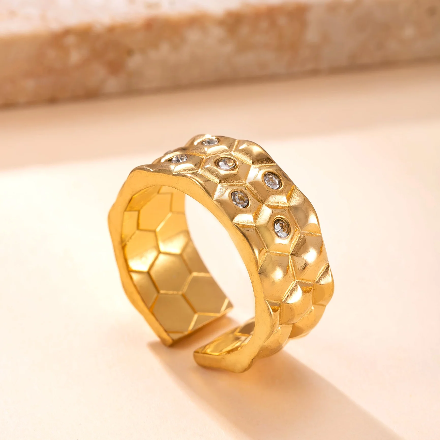 اللون الذهبي تألق مكعب زركونيا خمر عين الله المنحوتة البنصر للنساء الفاخرة الزفاف الفرقة هدية مجوهرات