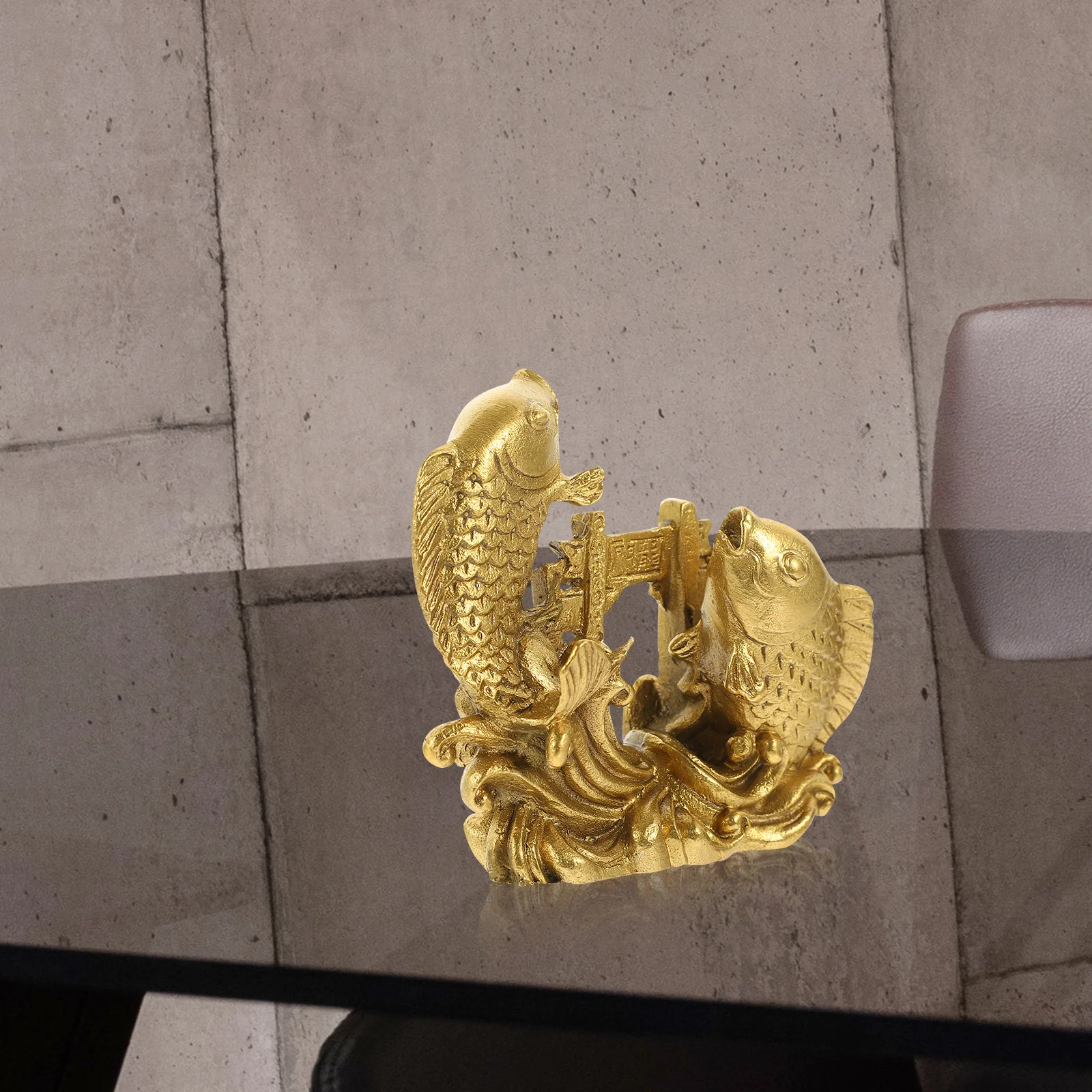 

Vintage Brass Carp Statue Compact Desktop Decor Elegant Smooth Surface Brass Craft Creative Indoor Carp Ornament Tabletop