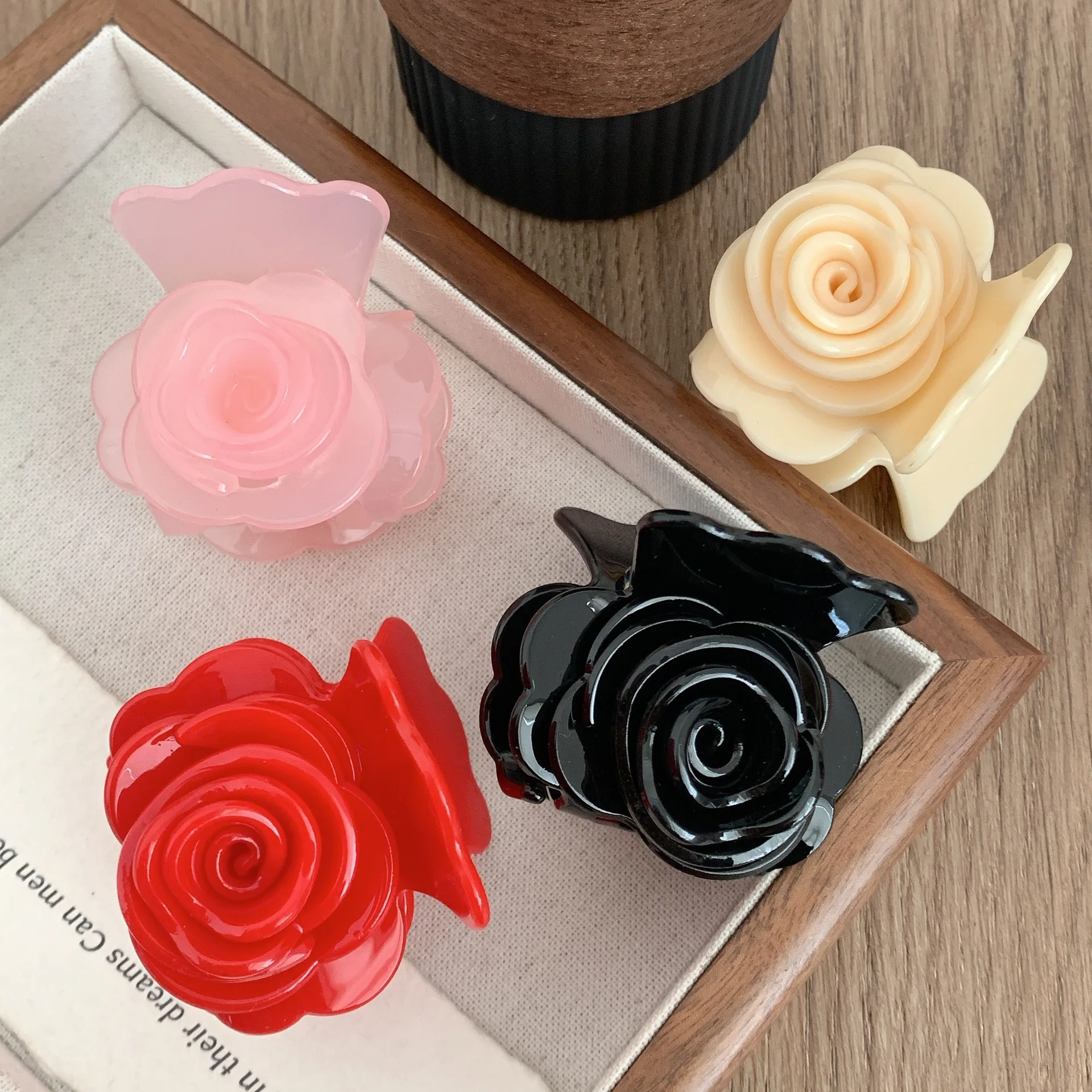 1pc Three dimensional rose petals, half tied hair, elegant temperament, hair accessory, new vinegar hair clip