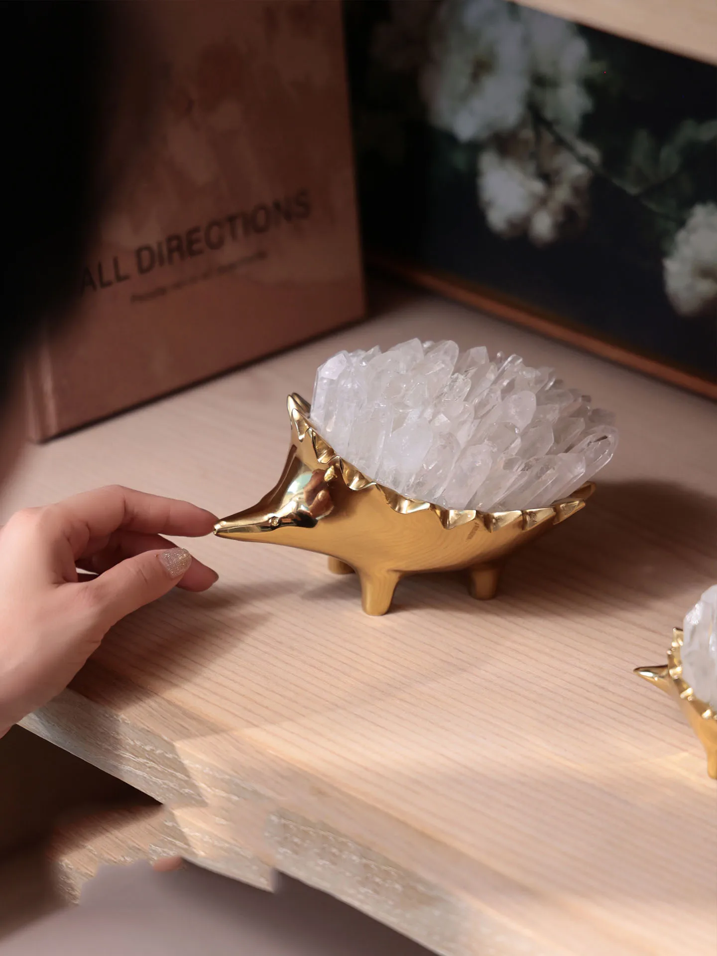 Home Decor Brass Natural Crystal Hedgehog Luxury-Inspired Money-Attracting Ornament Compact Bedroom Entryway Desktop Decorative