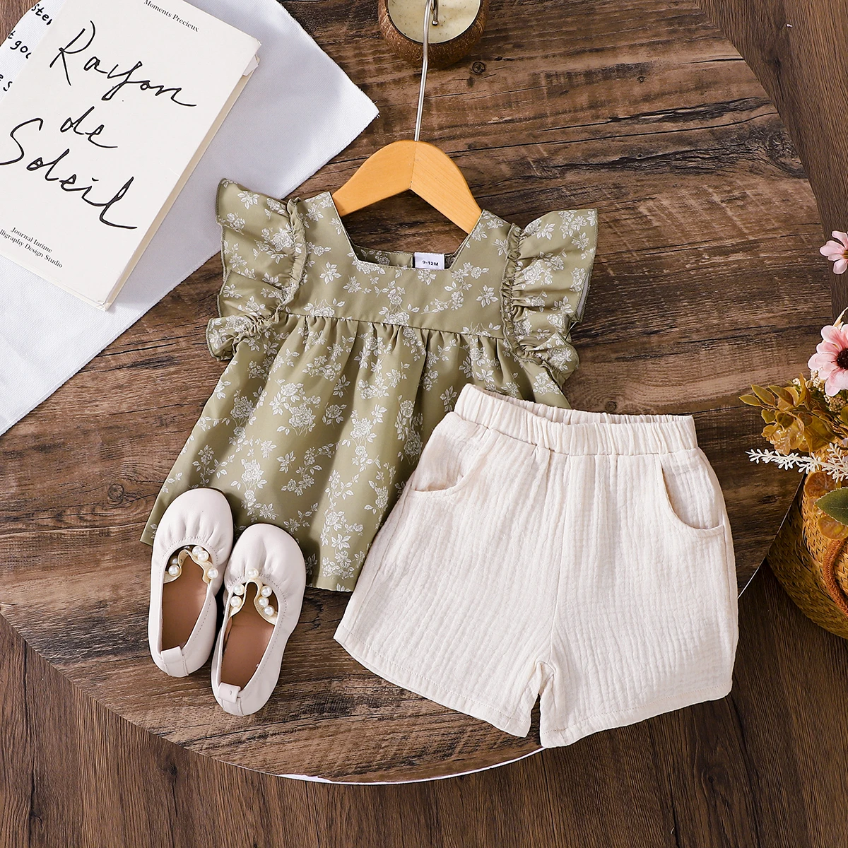 

Girls Summer Floral Outfit Green Sleeveless Top + Beige Shorts Children's Clothing Set for Girls