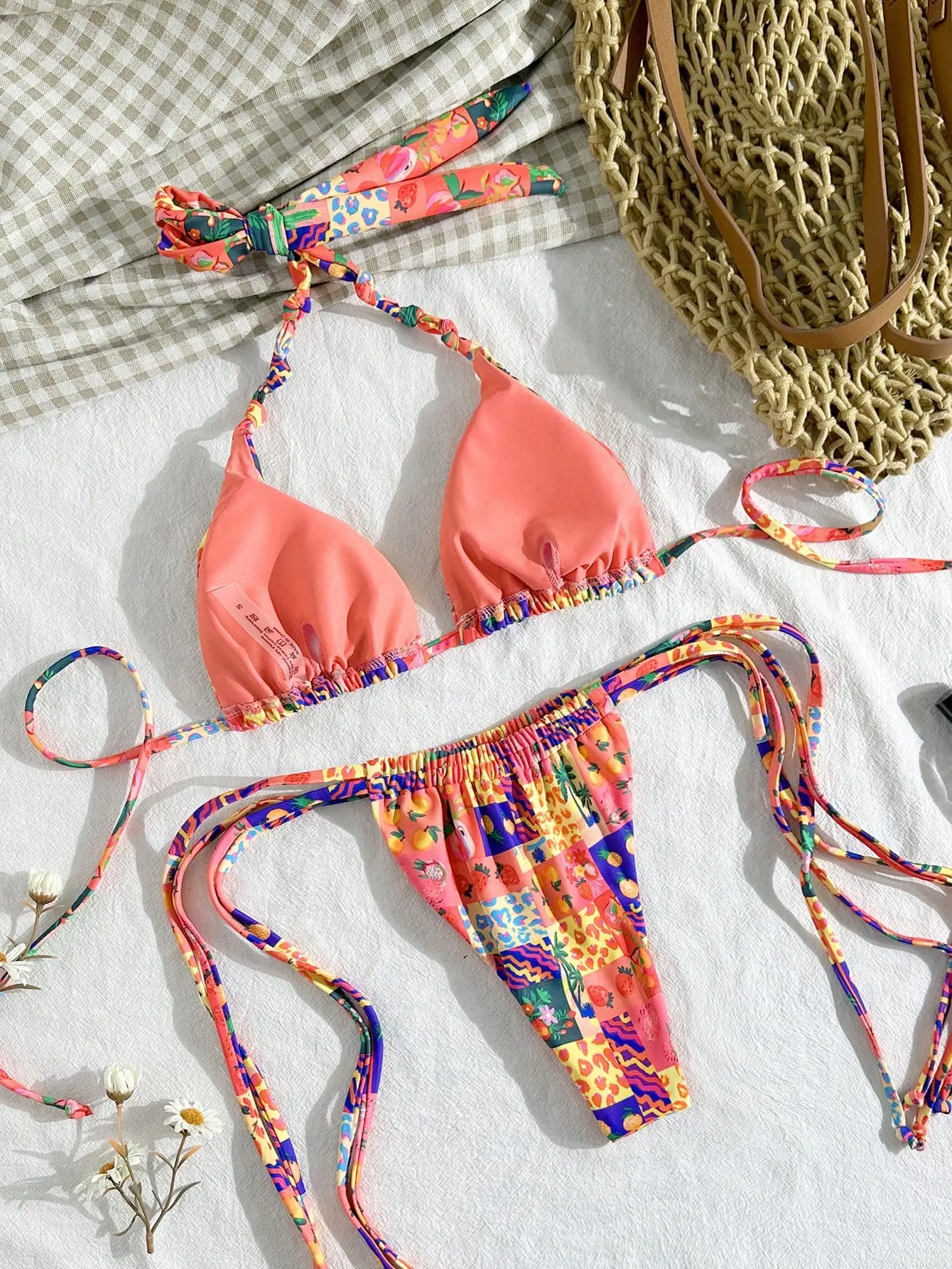 

Яркий комплект бикини с принтом в стиле пэчворк и завязками на шее для летних пляжных вечеринок и отпуска