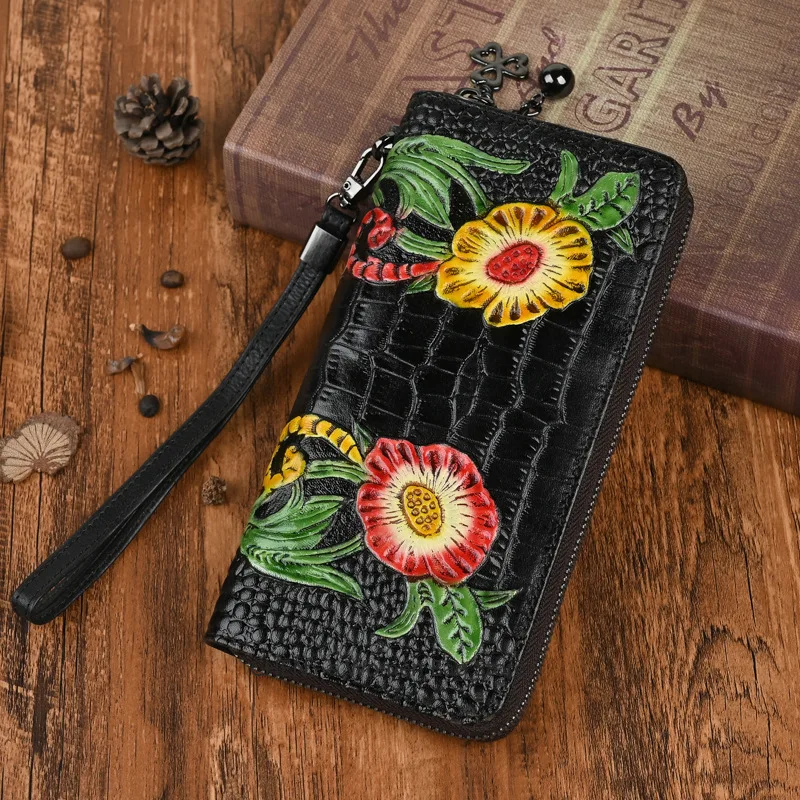 Borsa a portafoglio lunga da donna Pochette da polso Modello retrò Multi-card Borsa a portata di mano con cerniera femminile in vera pelle di vacchetta goffrata