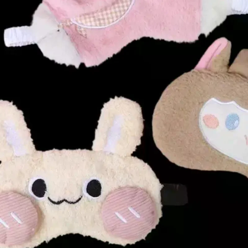 

Милая мультяшная плюшевая маска для сна, светонепроницаемая, защитная, удобная и мягкая.