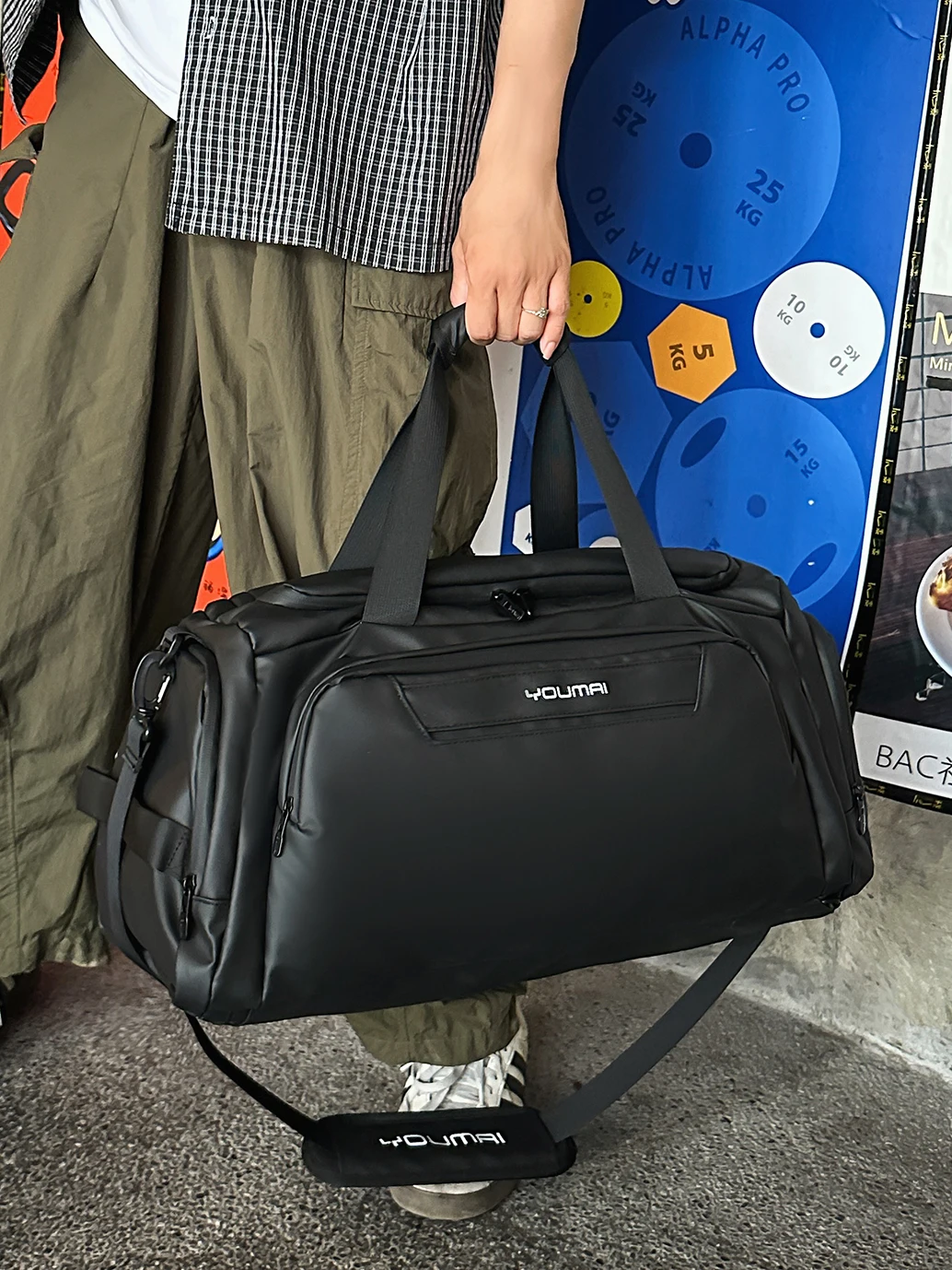 waterproof-fitness-bag-short-trip-business-travel-handheld-large-capacity-sports-bag-men-dry-wet-separation-luggage-storage-bag