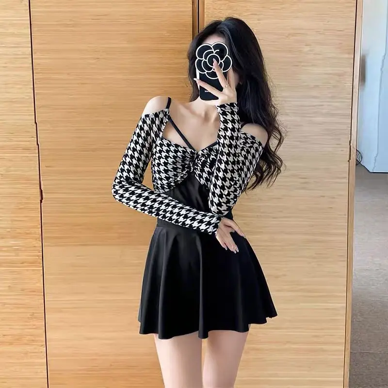 2023 New Summer Fashionable Square Neck High Waist with Chest Cushion Lace Up Bird Checker Long Sleeve Sunscreen Skirt Swimwear