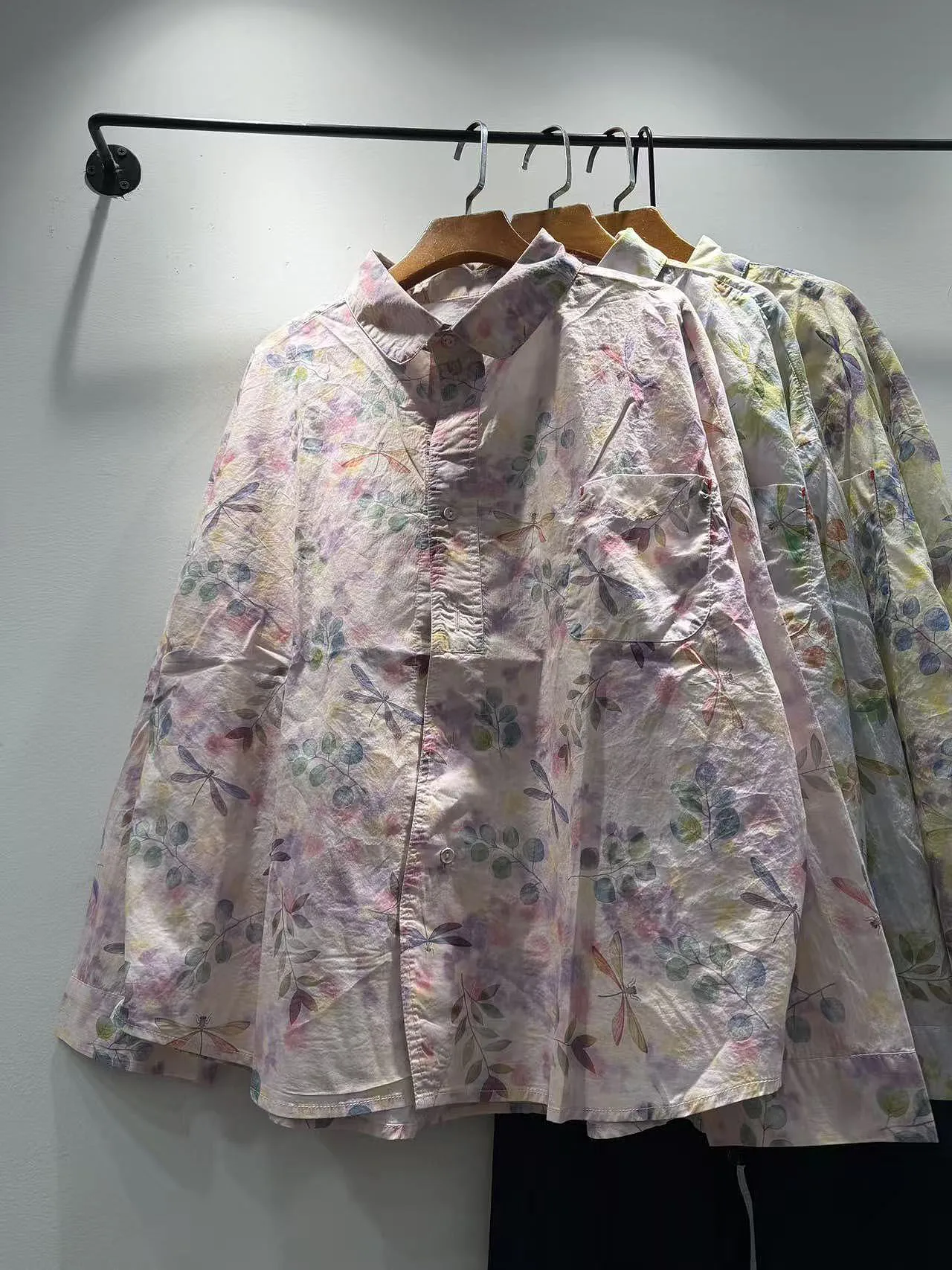 

Весна 2026: Женская свободная хлопковая блузка с длинным рукавом в корейском стиле, с принтом, отложным воротником и одной пуговицей, повседневная