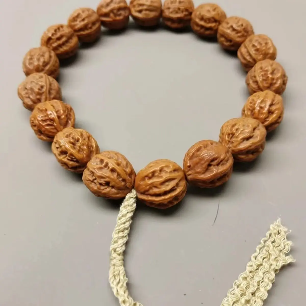 Traditional Chinese Style 18pcs 20mm Natural Jingba Ridge Walnut Beaded Bracelet Lucky Blessing Feng Shui Wealth Attracting Pray