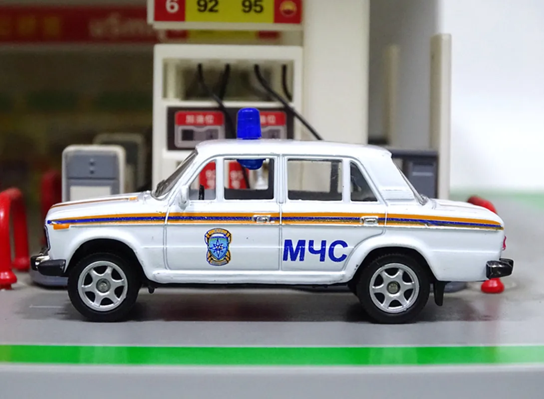 New 1:60 Alloy Lada Rescue Car Model,Quality Simulation Model Ornaments,Children\'s Toys,Wholesale