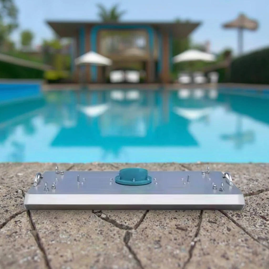 

Portable Stainless Steel Vacuum Cleaner Brush Head Pool Cleaning Equipment Accessories for Swimming Pool