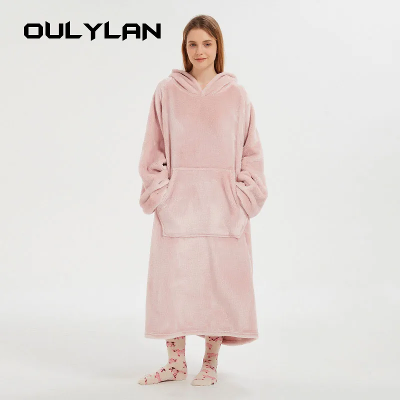 

You can wear warm pajamas, casual loungewear, autumn and winter lazy TV blankets, and double-sided flannel dressing gowns