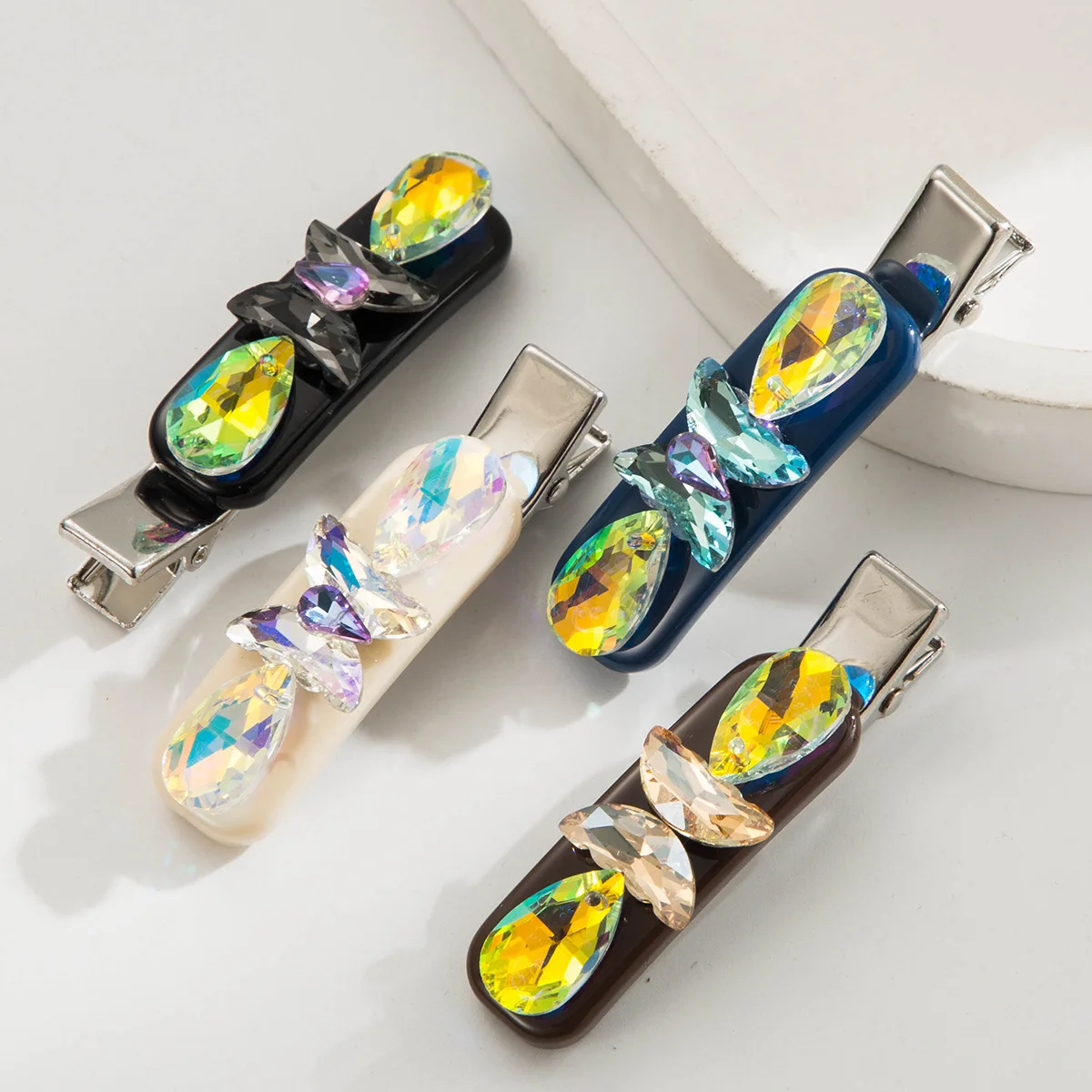 

Korean Style New Fashion Sweet Sparkling Diamond Inlaid Heart Hair Clip for Women